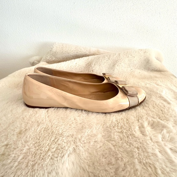 Salvatore Ferragamo 9 1/2 patent leather ballet sandals slippers pre-loved $800 - Picture 6 of 11